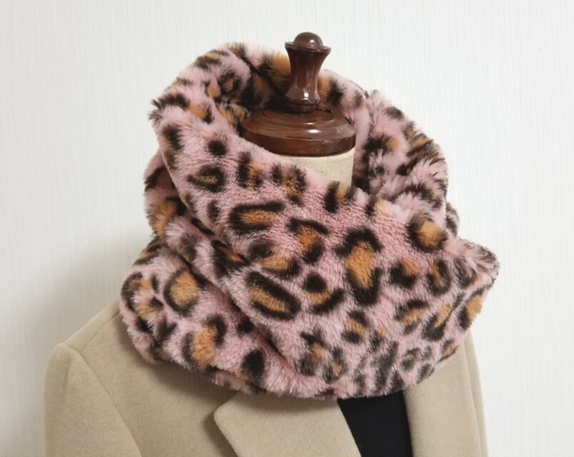 レオパード柄のファースヌード | iichi 日々の暮らしを心地よくする