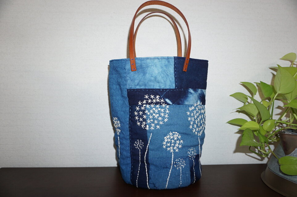 藍染の 継接ぎ 刺し子のトートバッグ | iichi 日々の暮らしを心地よく