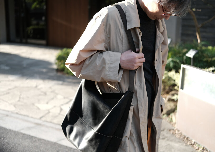 レザーショルダーバッグ black ＜XL＞ | iichi 日々の暮らしを心地よく