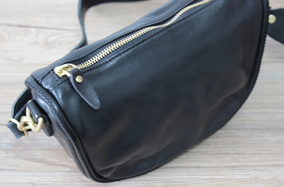 本革 超軽量クラシックレザーショルダーバッグ 便利なお出かけ ☆Black