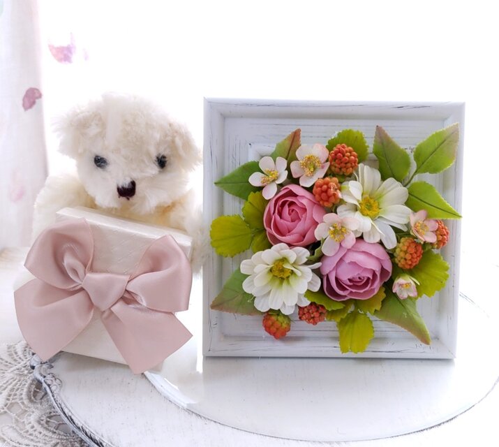 ☆クレイフラワー作品（愛らしいフレームスタンド）☆ | iichi 日々の