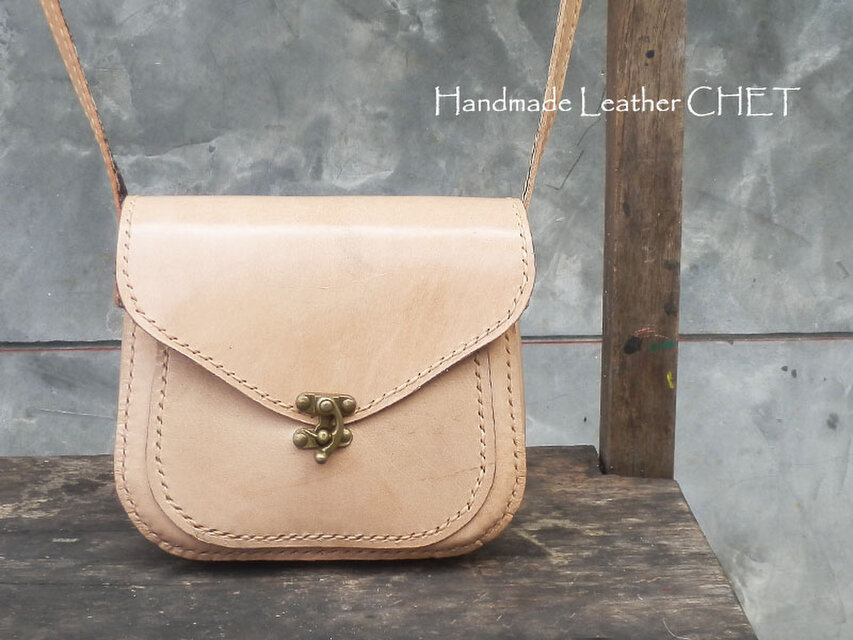 レザーポシェット・レディースショルダーバッグ・ミニ（ナチュラル