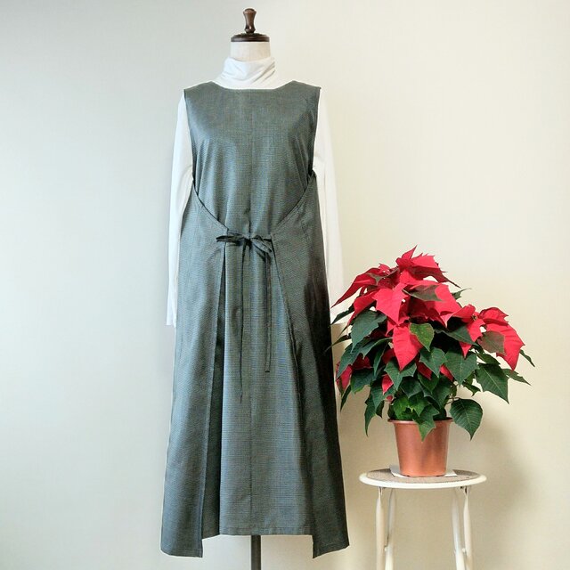 着物リメイク 草木泥染大島紬のジャンパースカートM 100亀甲 千歳茶