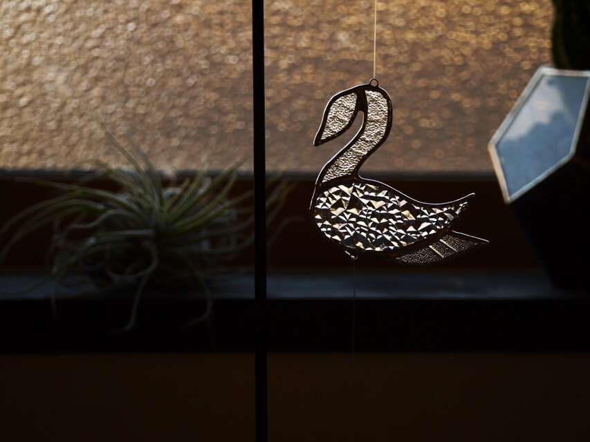 ステンドグラス 白鳥オーナメント | iichi 日々の暮らしを心地よくする