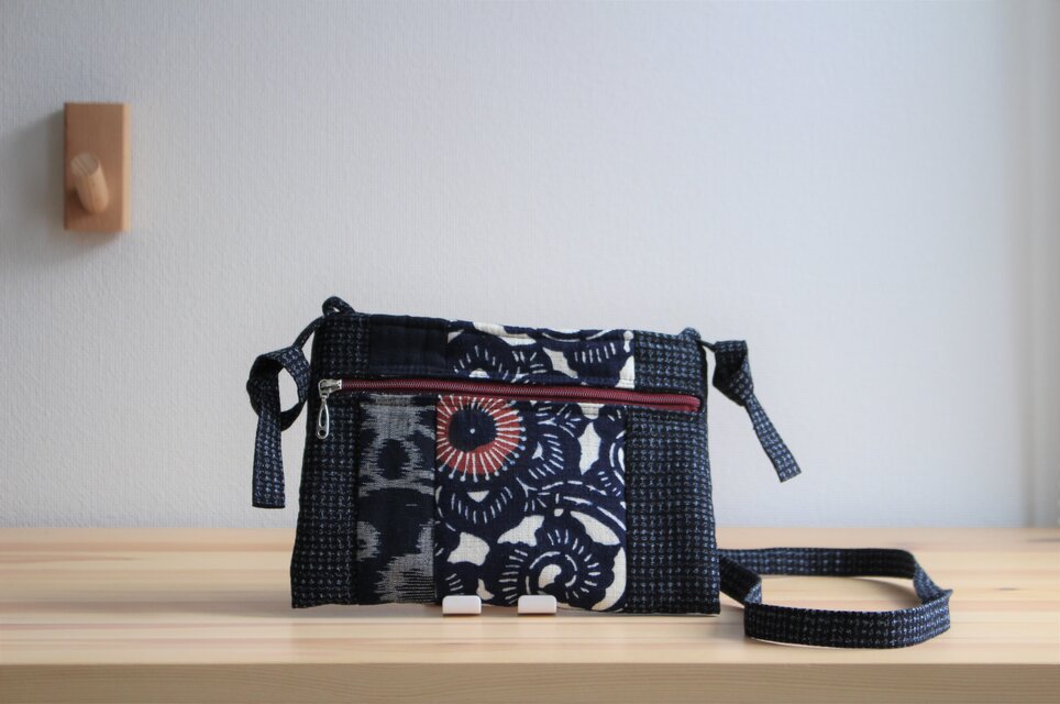 古布を使った バッグinスマホショルダーバッグ K | iichi 日々の暮らし