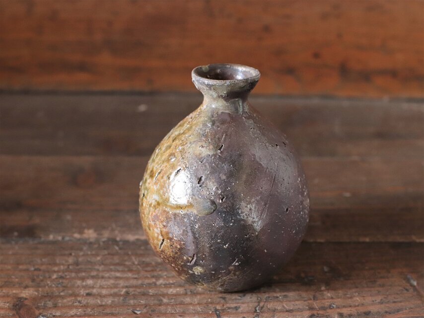 備前焼 窯変徳利(木箱付き) t-120 | iichi 日々の暮らしを心地よくする