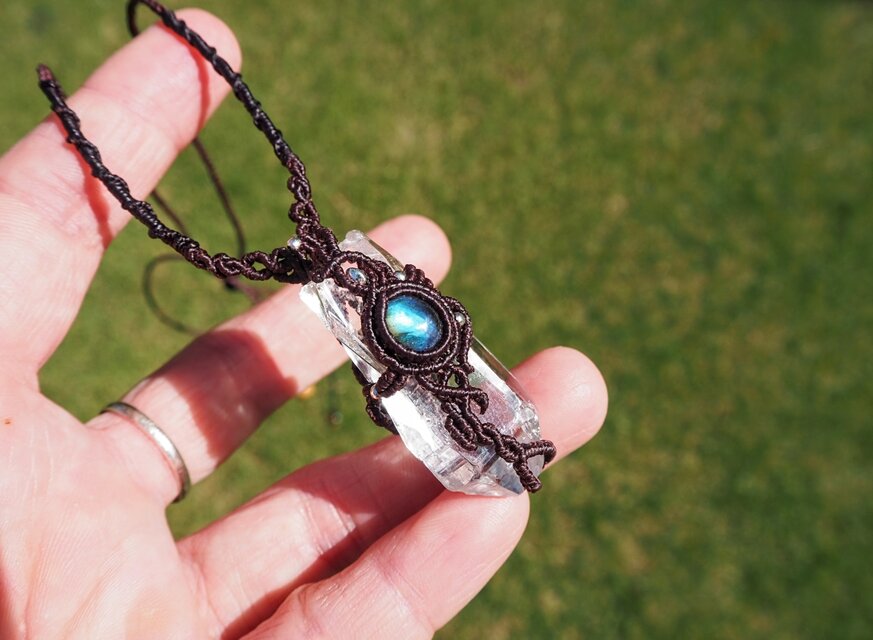 天然石マクラメネックレス ヒマラヤ水晶 ラブラドライト | iichi 日々