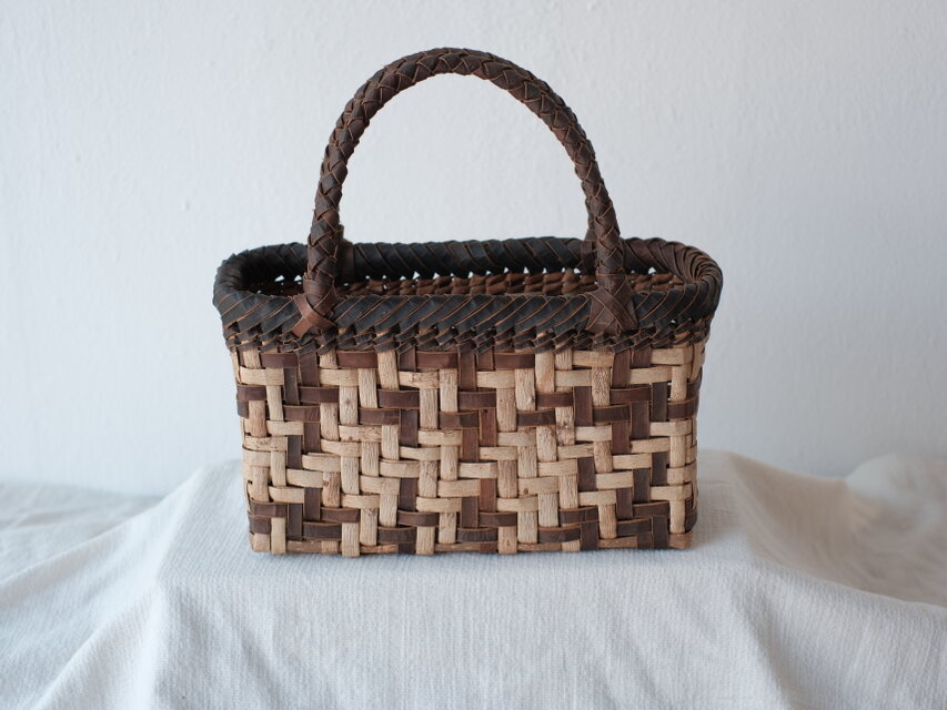沢胡桃かごバッグ | iichi 日々の暮らしを心地よくするハンドメイドや