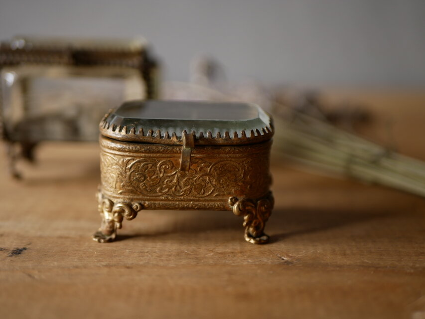 ガラスのアンティークジュエリーボックス フランスアンティーク