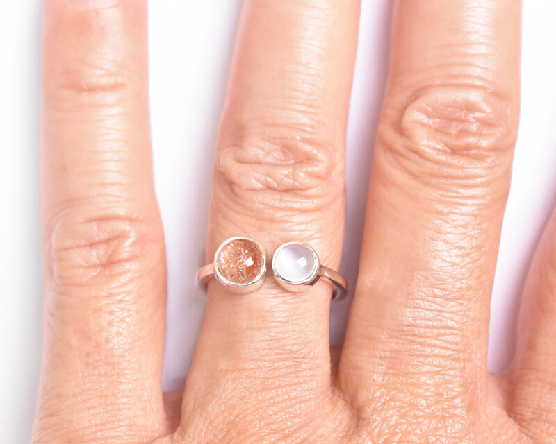 月と太陽の神秘的な輝き！ムーンストーンとサンストーンのシルバー