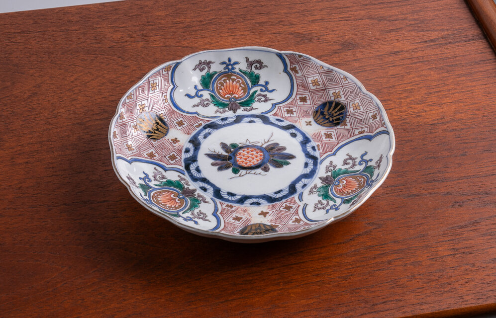 古伊万里 染錦 柘榴更紗文 七寸皿 明治時代 E636 | iichi 日々の暮らし