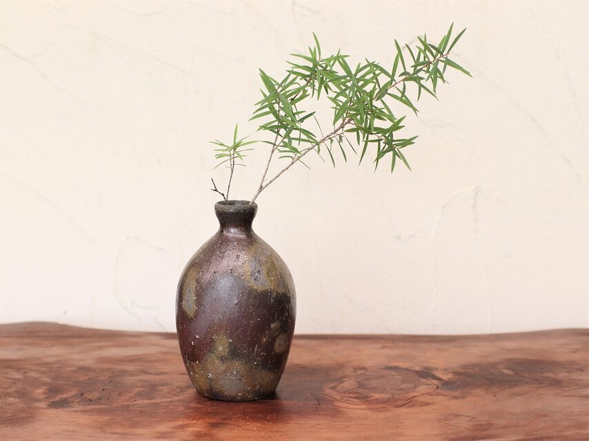 備前焼 花入 h2-113 | iichi 日々の暮らしを心地よくするハンドメイド