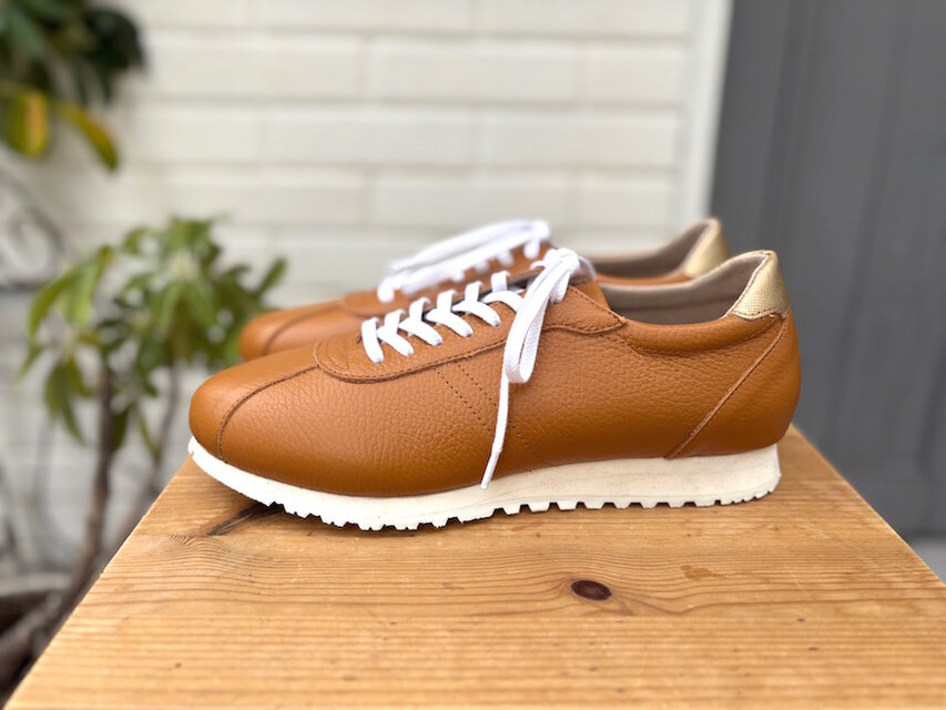 最初の1足特別価格 秋新作クラシックレトロ・キャメルシュリンク