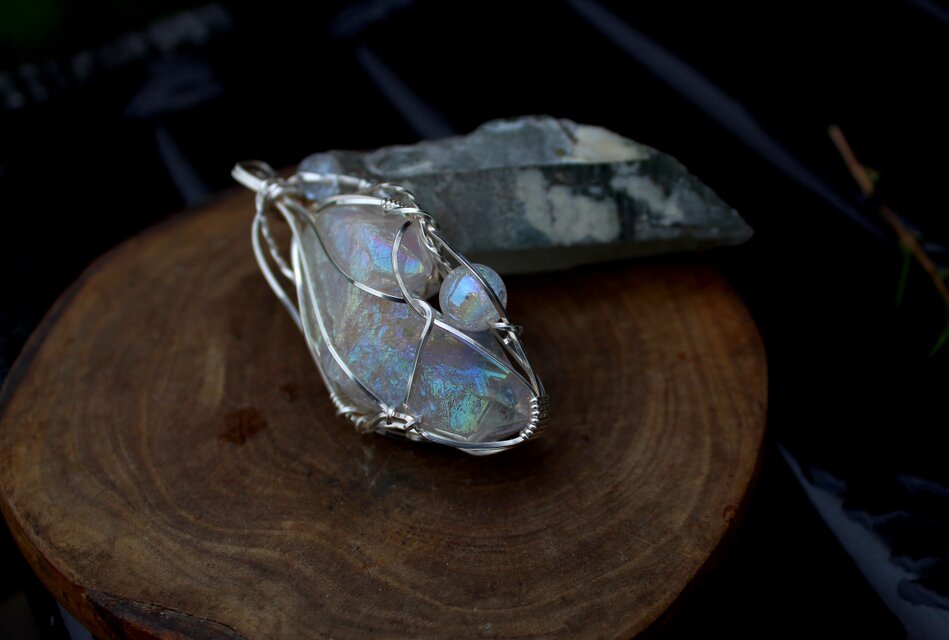 エンジェルオーラクォーツ 喜びと楽観主義の魔法 ユニコーンの