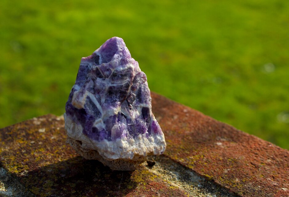 シェブロンアメジスト 原石 | iichi 日々の暮らしを心地よくする