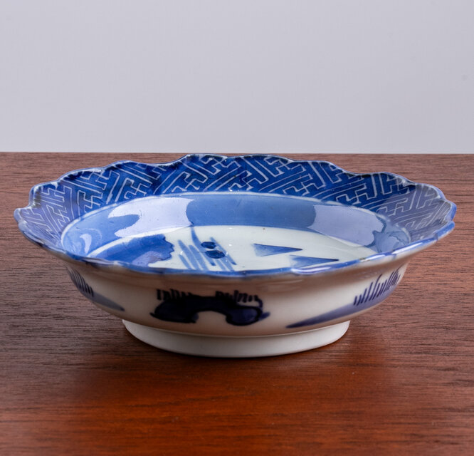 古伊万里 染付 楼閣山水文 平鉢皿 江戸後期 D204 | iichi 日々の暮らし