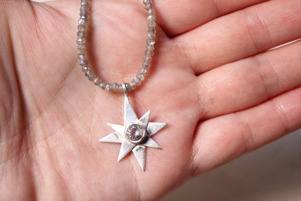 八芒星のネックレス SV925/ペタライト/ラブラドライト | iichi 日々の