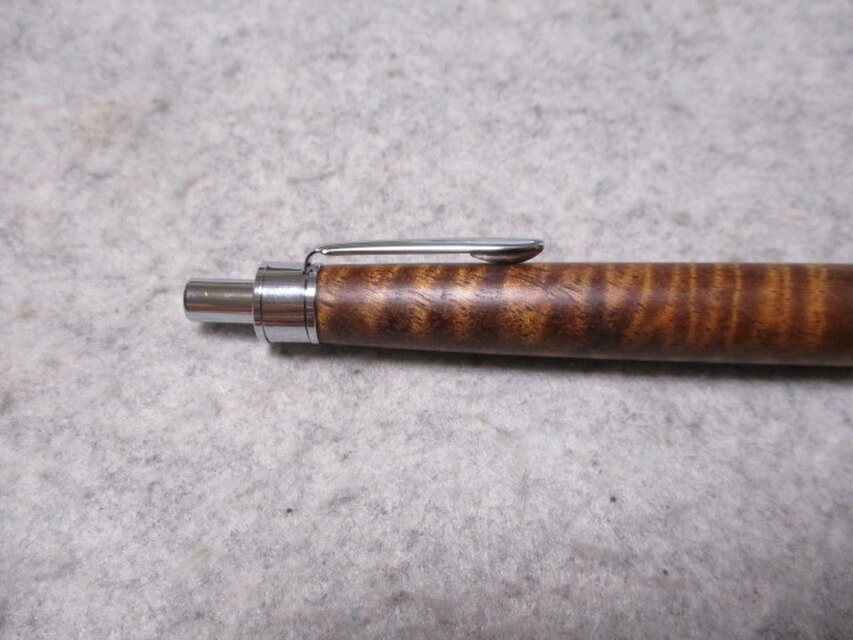 ハワイアンコア カーリー杢 椿油仕上げ 木軸ボールペン(シャープ