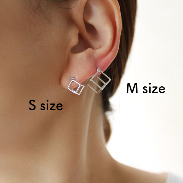 silver925] 立体スクエアピアス＊シルバーカラーM | iichi 日々の