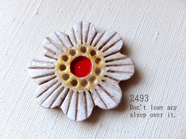 シンプルシックなお花ブローチ | iichi 日々の暮らしを心地よくする