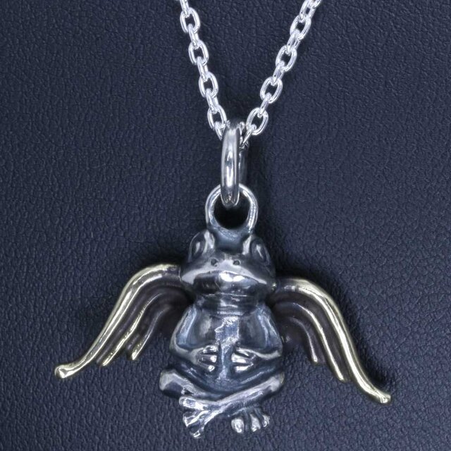 ペンダント メンズ : 天使蛙ペンダントトップ | iichi 日々の暮らしを