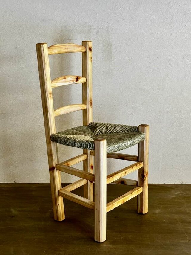 ゴッホの椅子と呼ばれるスペインの民藝椅子 受注生産 | iichi 日々の