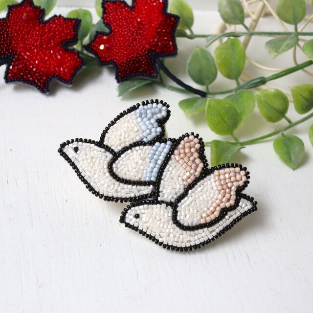 オートクチュール刺繍ブローチ 渡り鳥のsukeさんkakuさん | iichi 日々