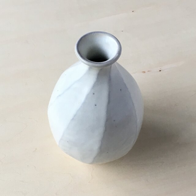 螺旋面取り 徳利 一輪挿し | iichi 日々の暮らしを心地よくする