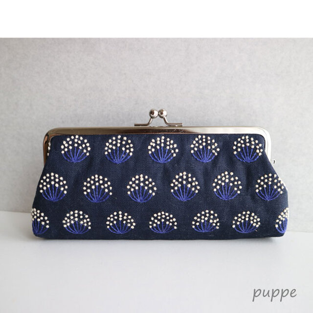 リネンで作った刺繍のペンケース兼メガネケース(北欧風モチーフ