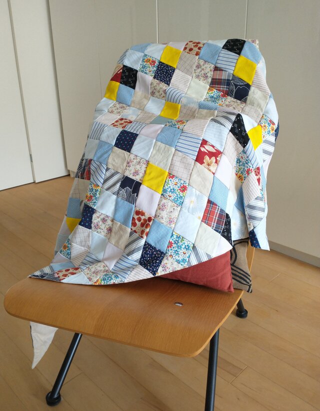 パッチワークのブランケット | iichi 日々の暮らしを心地よくする