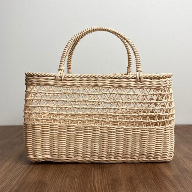 藤籠バッグ】ハンドメイド バックスキン 革 麻生地 チャーム籐かご