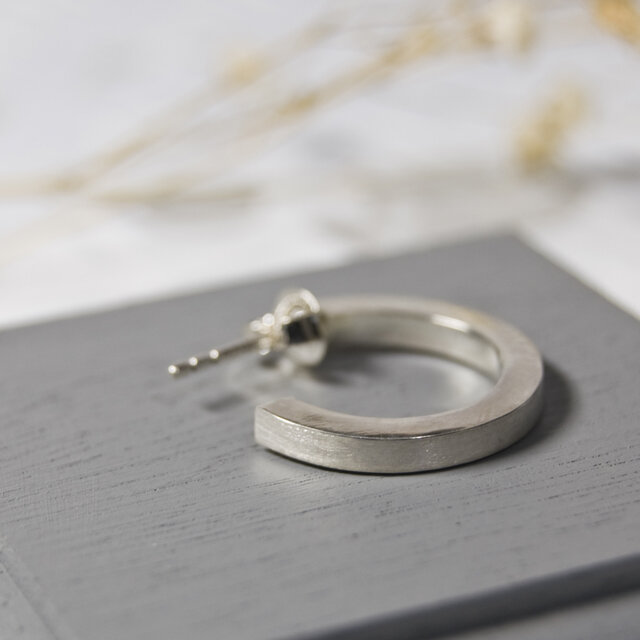 つや消し シルバーフラットフープピアス 2.5mm幅 マット シルバー950