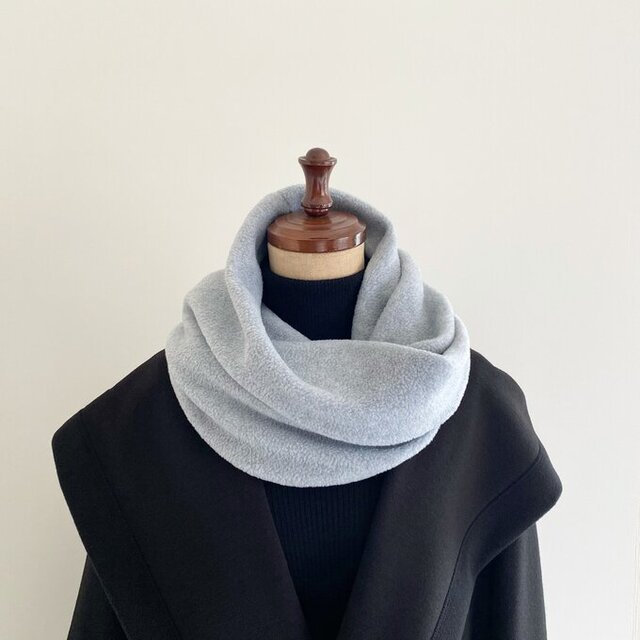 かぶるだけでオシャレに決まる♪あたたかいフリース素材のスヌード