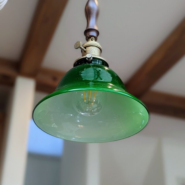 レトロなグリーンシェードのペンダントライト【受注生産】 | iichi