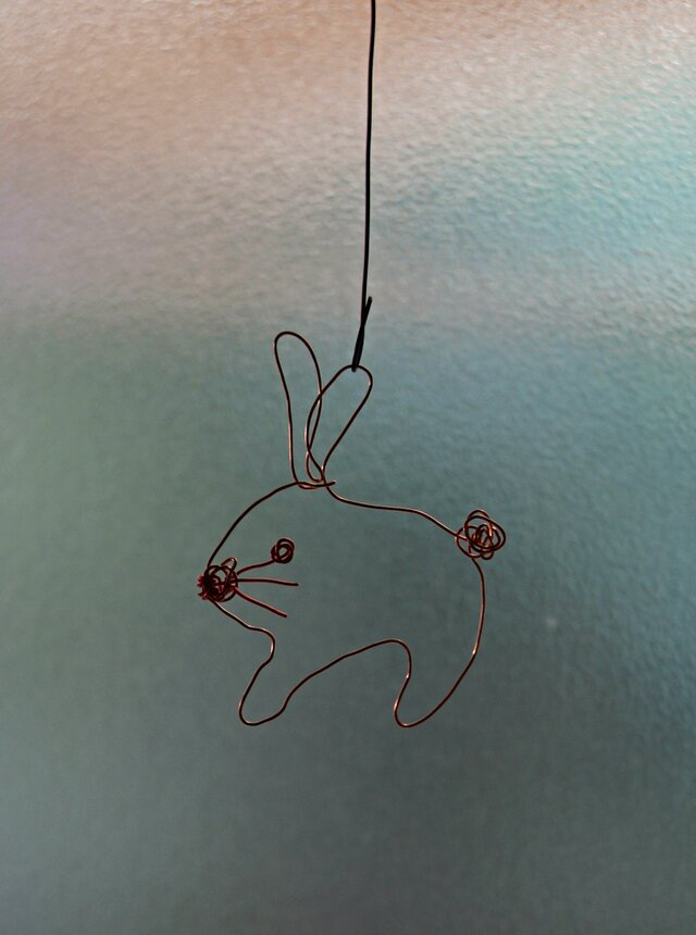 ワイヤークラフトのウサギ | iichi 日々の暮らしを心地よくする