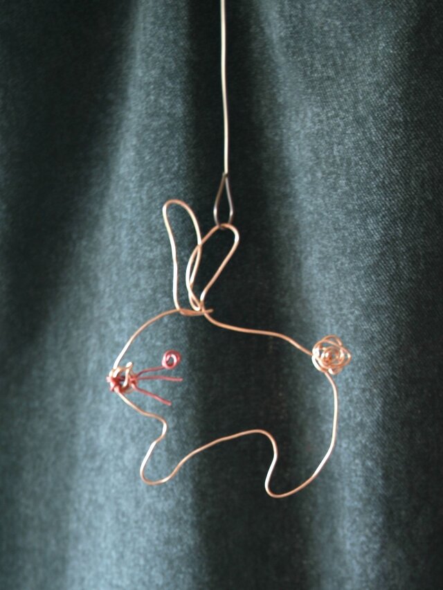 ワイヤークラフトのウサギ | iichi 日々の暮らしを心地よくする