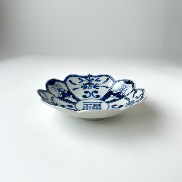 古染付草花紋 輪花皿 | iichi 日々の暮らしを心地よくするハンドメイド