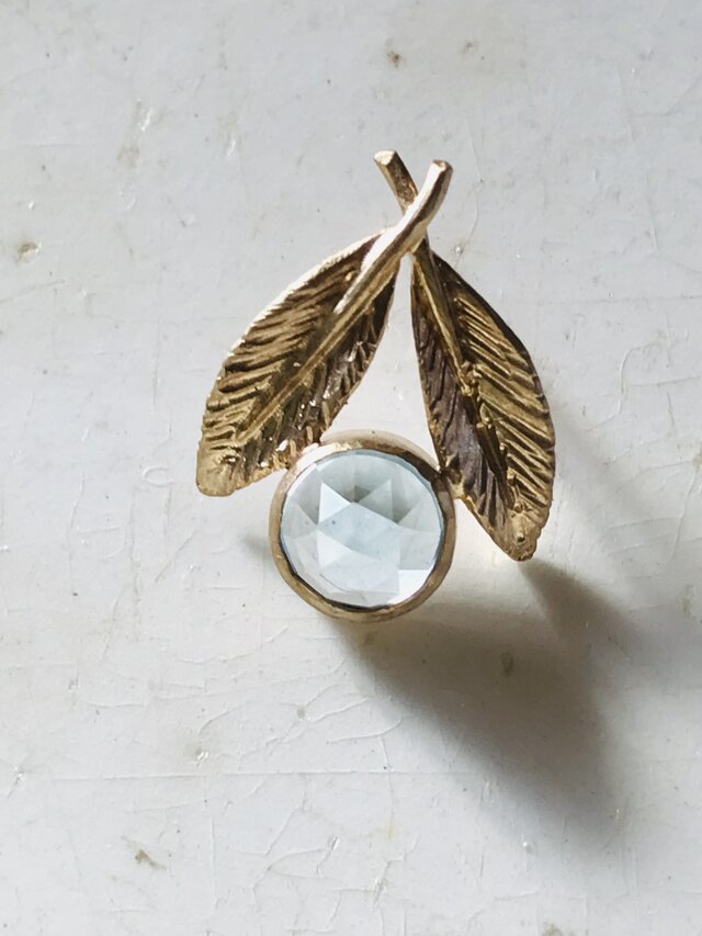 シルバー925ブルートパーズのリーフピンブローチ | iichi 日々の暮らし