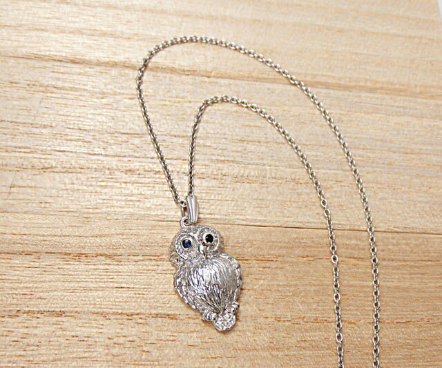 銀製：天然サファイア入り・フクロウペンダント 【あなたの誕生石も