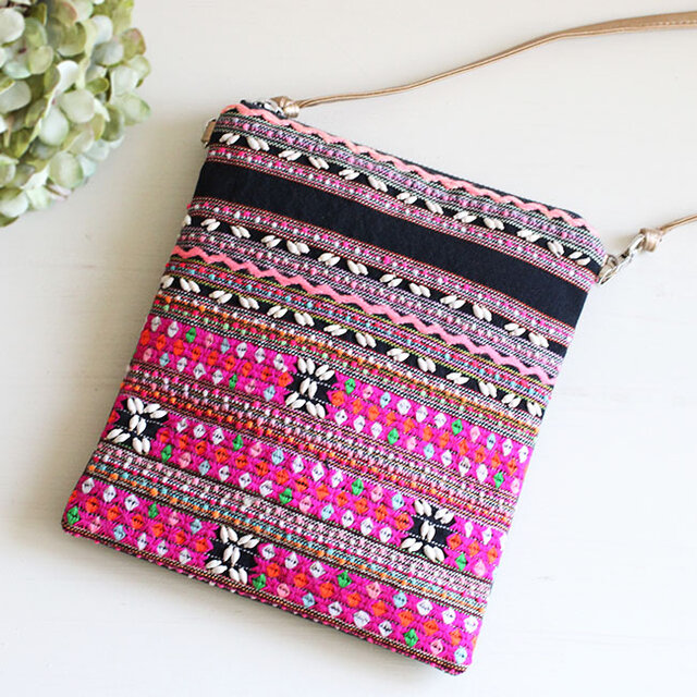 カレン族の手刺繍古布サコッシュ/ショルダーバッグ【ピンク】 | iichi