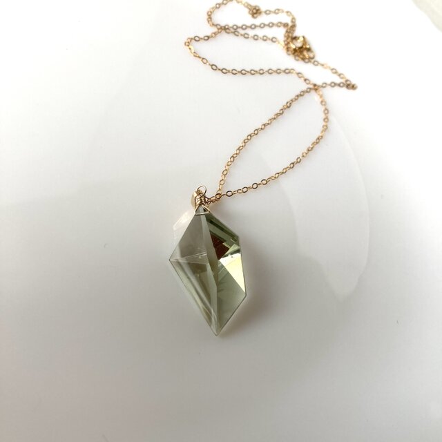 グリーンアメジストのペンダントトップ | iichi 日々の暮らしを