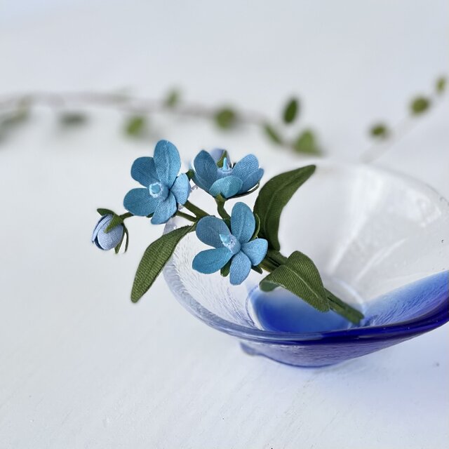 布花 幸せの青い花、ブルースターのブローチ | iichi 日々の暮らしを