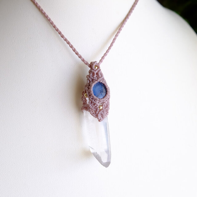 カイヤナイト（ネパール産）水晶ポイント原石 （ブラジル産）マクラメ