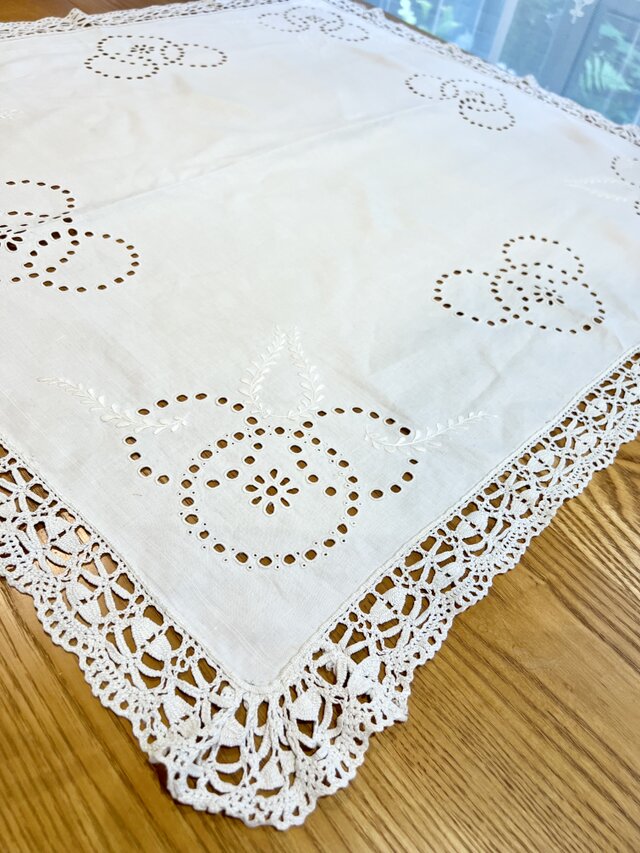 麻刺繍テーブルクロス | iichi 日々の暮らしを心地よくする