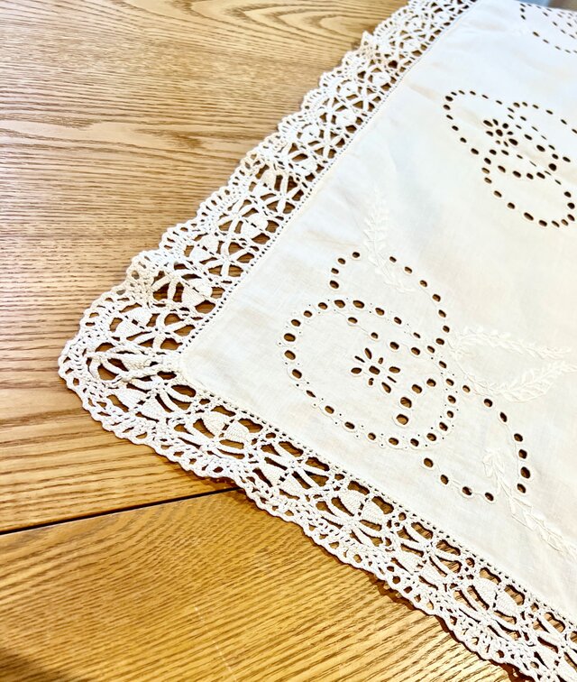 麻刺繍テーブルクロス | iichi 日々の暮らしを心地よくする