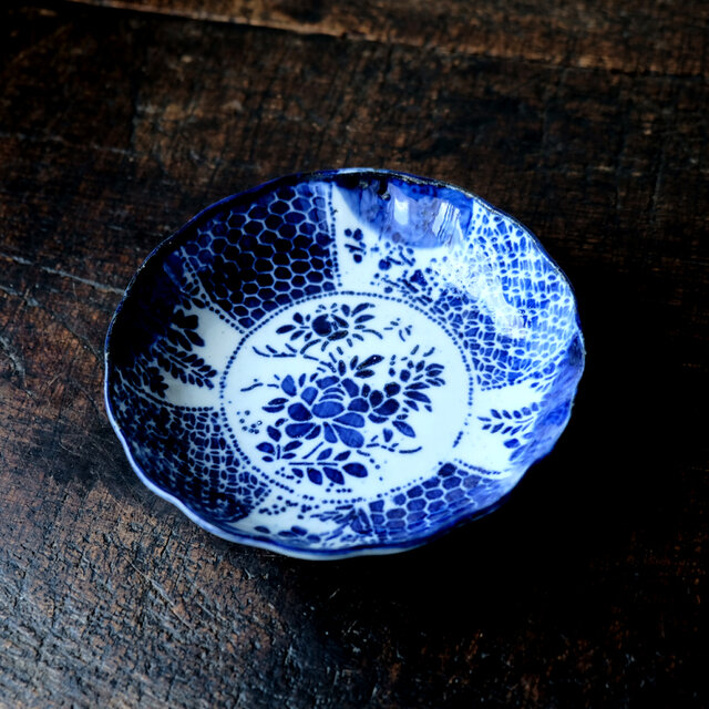花と蝶々◇ベロ藍で素敵。伊万里 花蝶文印判膾皿 骨董・antiques 丁寧
