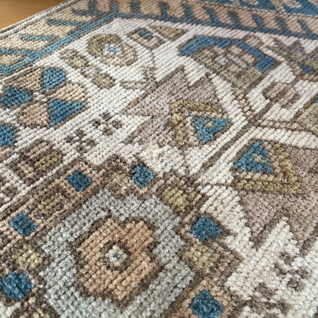 トルコヴィンテージラグ 44.5×92 くすみ艶ブルー ブラウン メダリオン