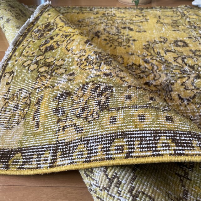 トルコヴィンテージラグ 120×205 レモンイエロー オーバーダイ