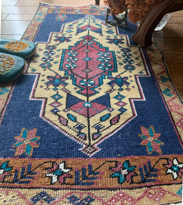 トルコヴィンテージラグ ネイビーブルー プラム 93cm×50cm トルコラグ