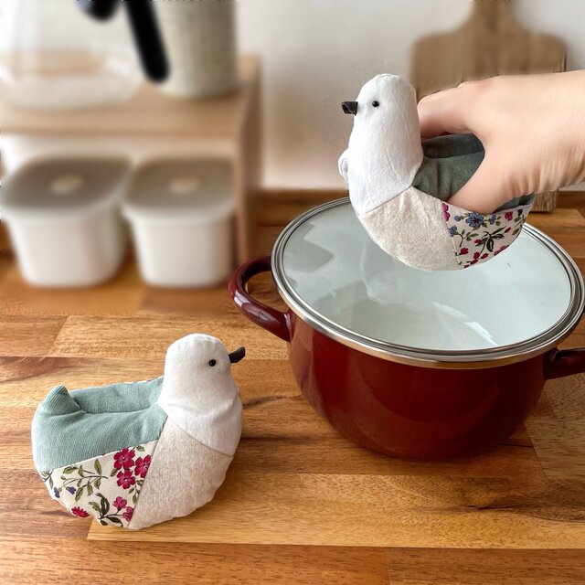 小鳥の鍋つかみ＊アートグリーン | iichi 日々の暮らしを心地よくする